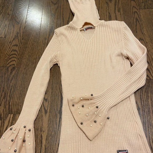 High neck blouse 🌸🌸 - Picture 3 of 4